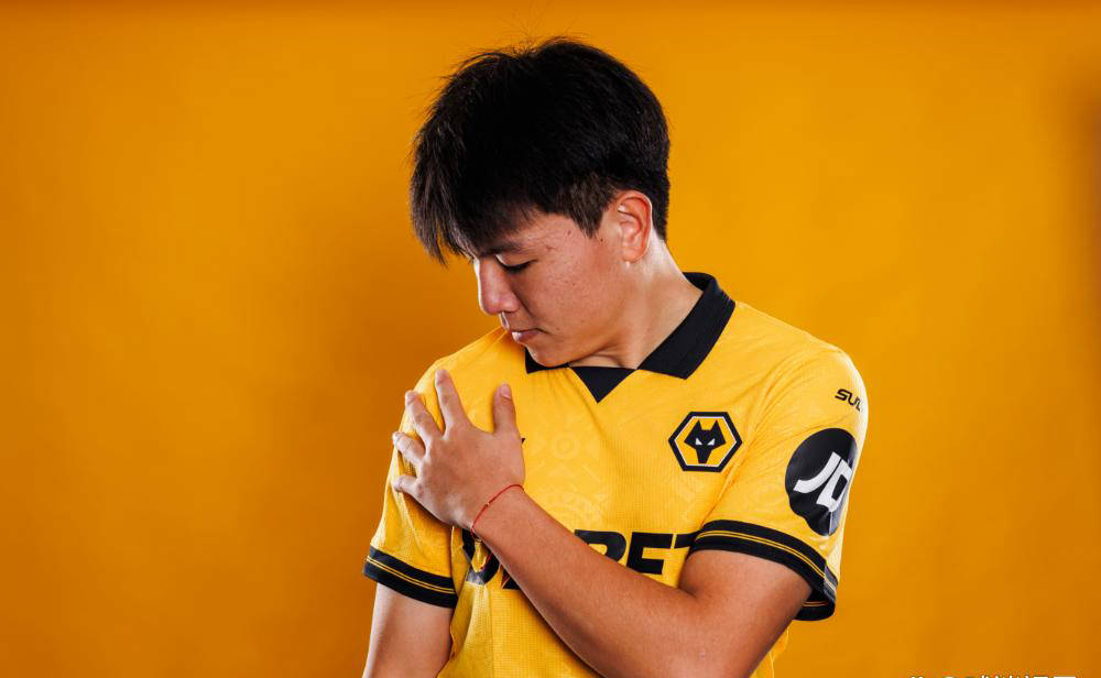 ซู ปิน เข้าร่วมทีมวูล์ฟแฮมป์ตัน วันเดอเรอร์ส ในพรีเมียร์ลีก ก่อนจะถูกปล่อยยืมตัวไปยังลีกวัน – เป็นการตัดสินใจที่สมเหตุสมผลท่ามกลางความสงสัย _ไชนีส ซูเปอร์ลีก_ _ลีก_ _แมตช์_