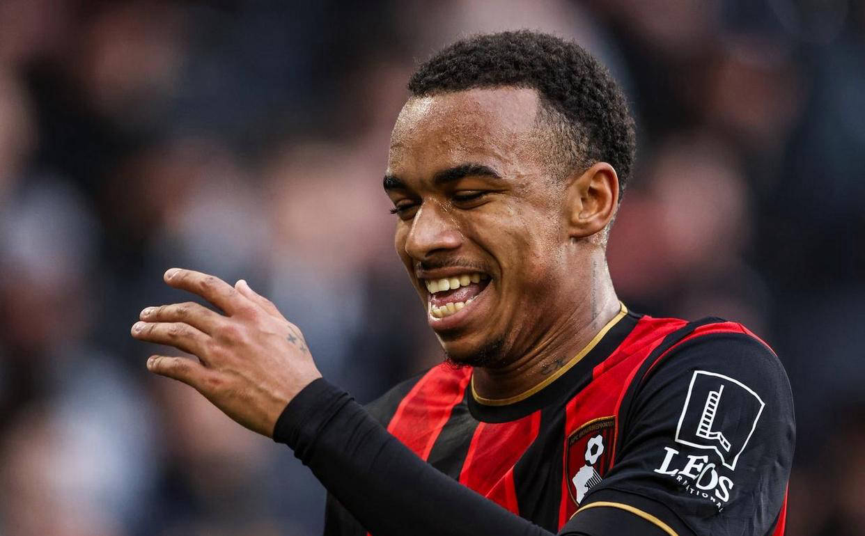 พรีเมียร์ลีกสุดตะลึง: ประตูสุดมหัศจรรย์จากลูกวอลเลย์ส่งแฟนบอลถึงกับเคลิบเคลิ้ม มุมกล้องถ่ายทอดสดจับทุกจังหวะ – ไหลลื่นและงดงามอย่างที่สุด การแข่งขัน: บอร์นมัธ พบ วูล์ฟส์